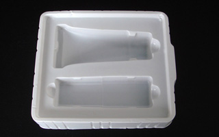 Plastic tray